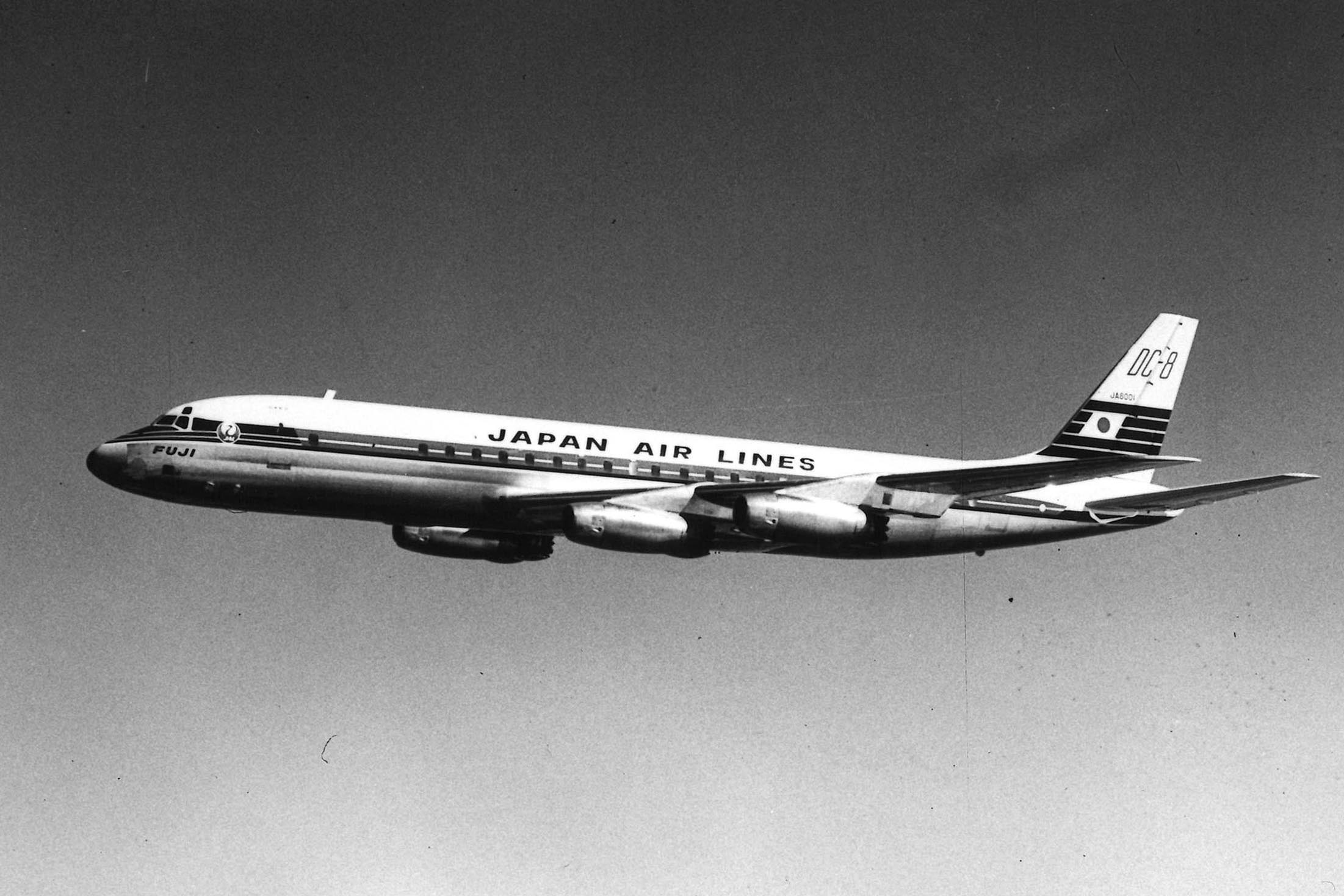 JAL初のジェット旅客機「DC-8」FUJI号 60年前のメモリアル機に残る、純