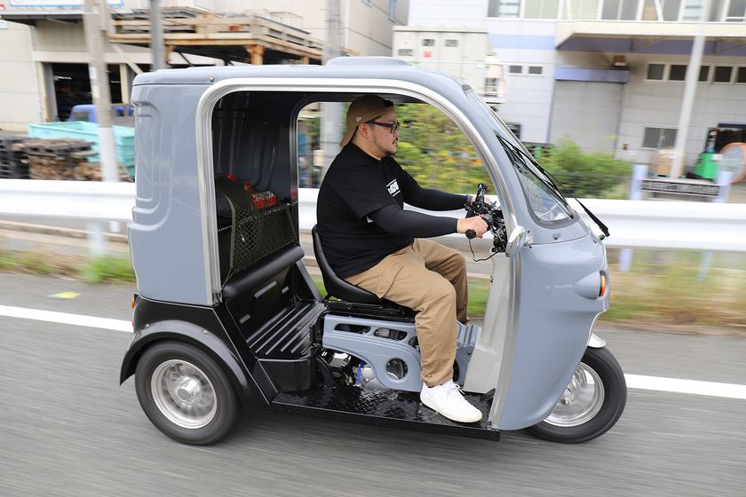 バイクとクルマの“いいとこどり”トライク「APtrikes125」 新開発の