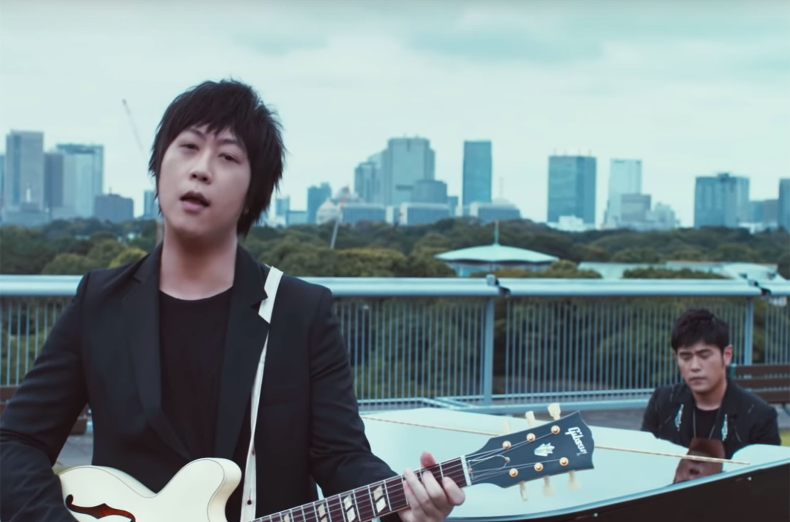 Jay Chou and Mayday's Ashin Share Touching 'Won't Cry' Video