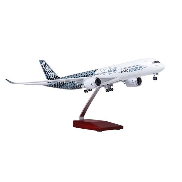 1:142 Carbon Fiber Airbus 350 XWB Airplane Model 18” Decoration