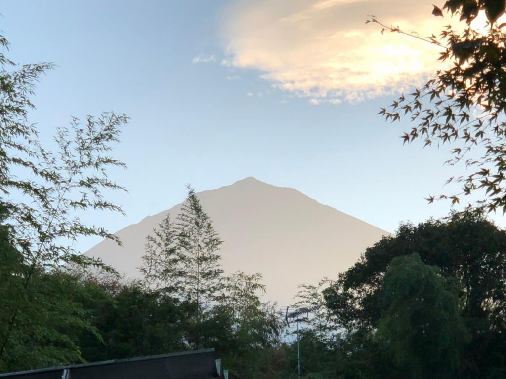 ZX-14Rで新富士へキャンプツーリング！タープが倒壊しそうになるほどの