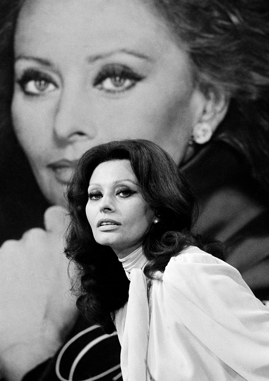 Suzanne Vlamis SOPHIA LOREN AP8210180389 - Suzanne Vlamis