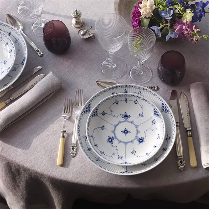 ブルーフルーテッド ハーフレース ディーププレート 20cm|ロイヤル