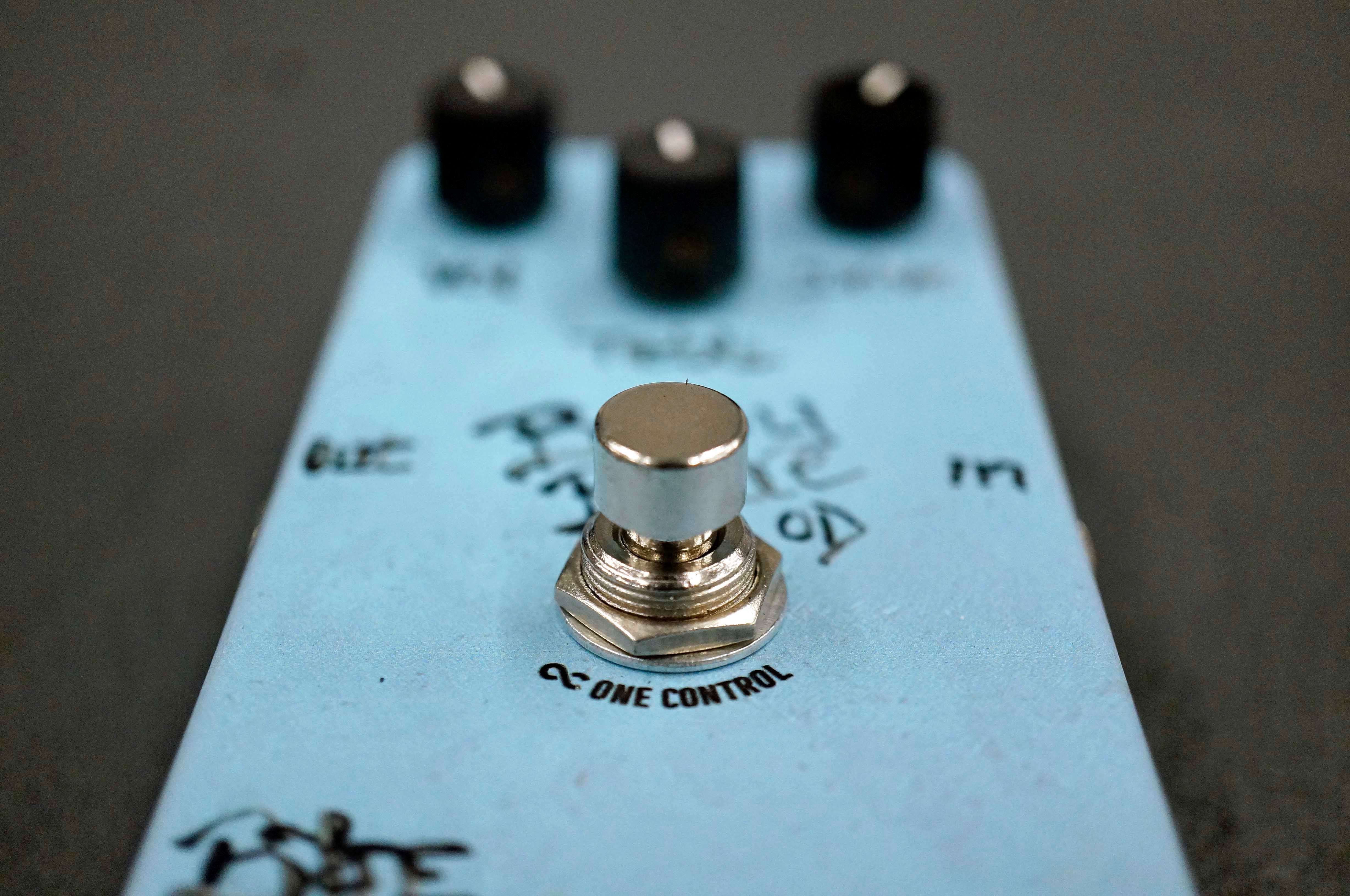 BJFEペダルスタイルの限定モデル！One Control Baby Blue OD Limited