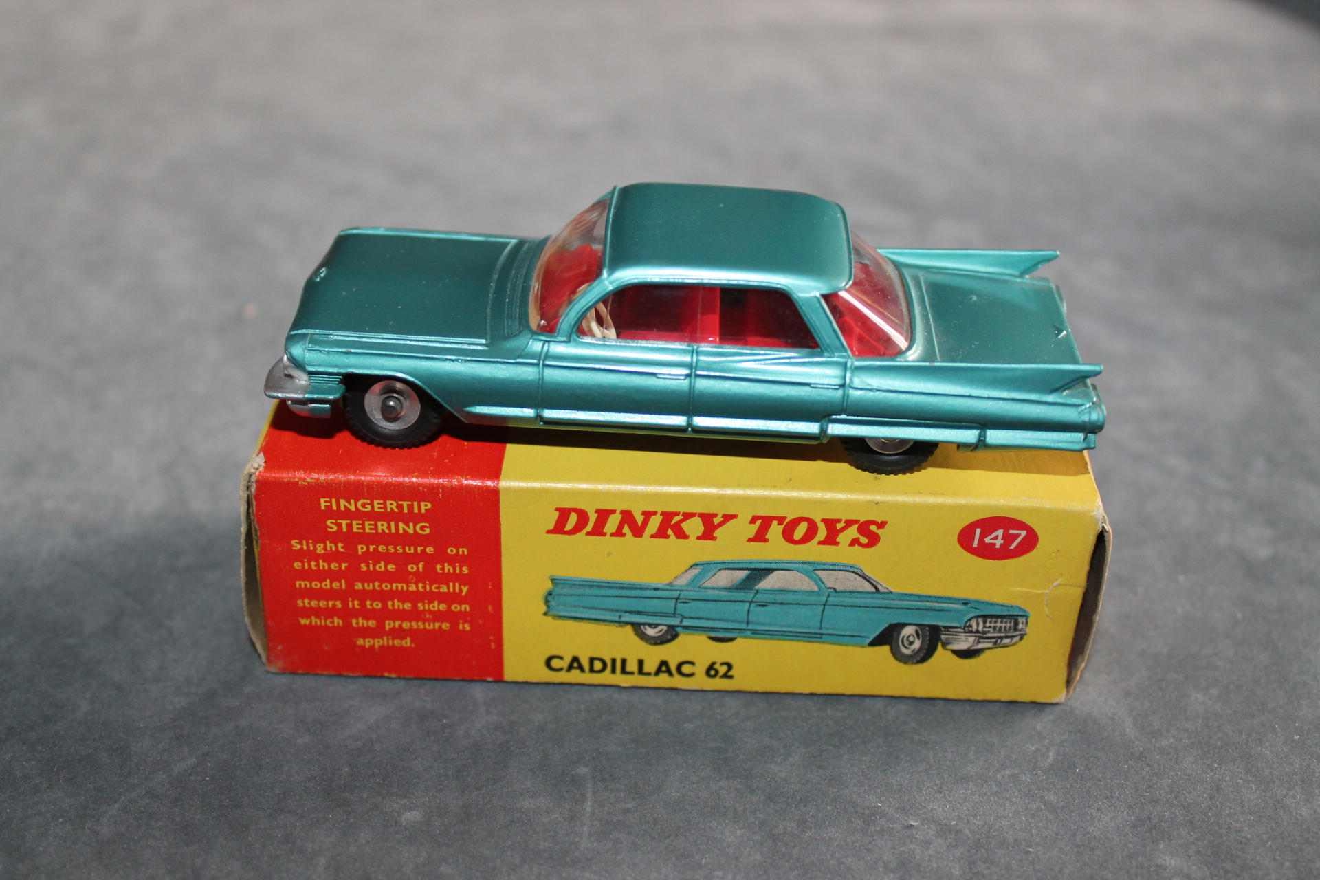 Dinky Toys 147 Cadillac 62 - Diecast