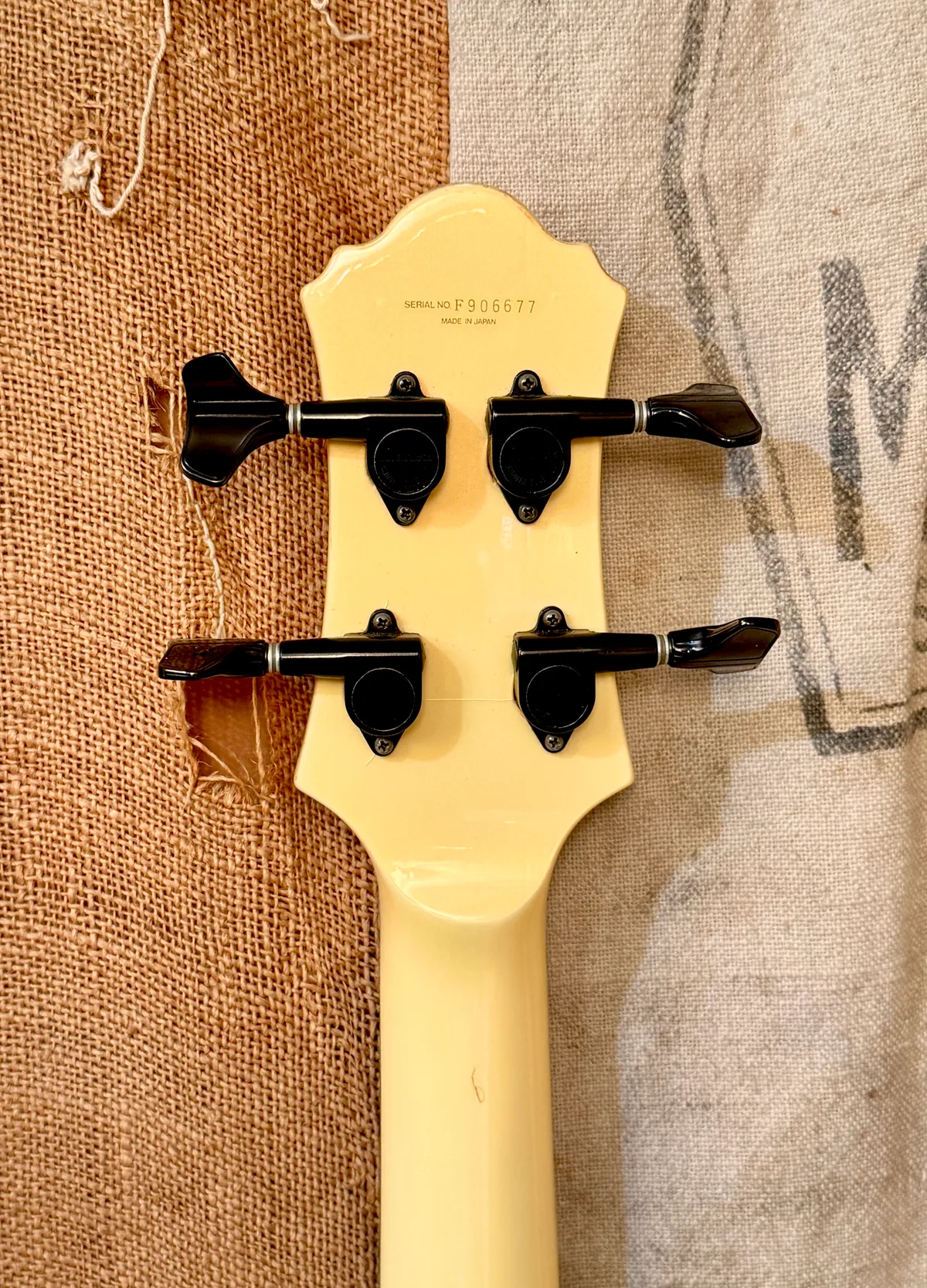 Ibanez ROADSTAR II エレキベース アイボリー 1984 Ibanez Roadstar II RB-850 Pearl White > Guitars Bass