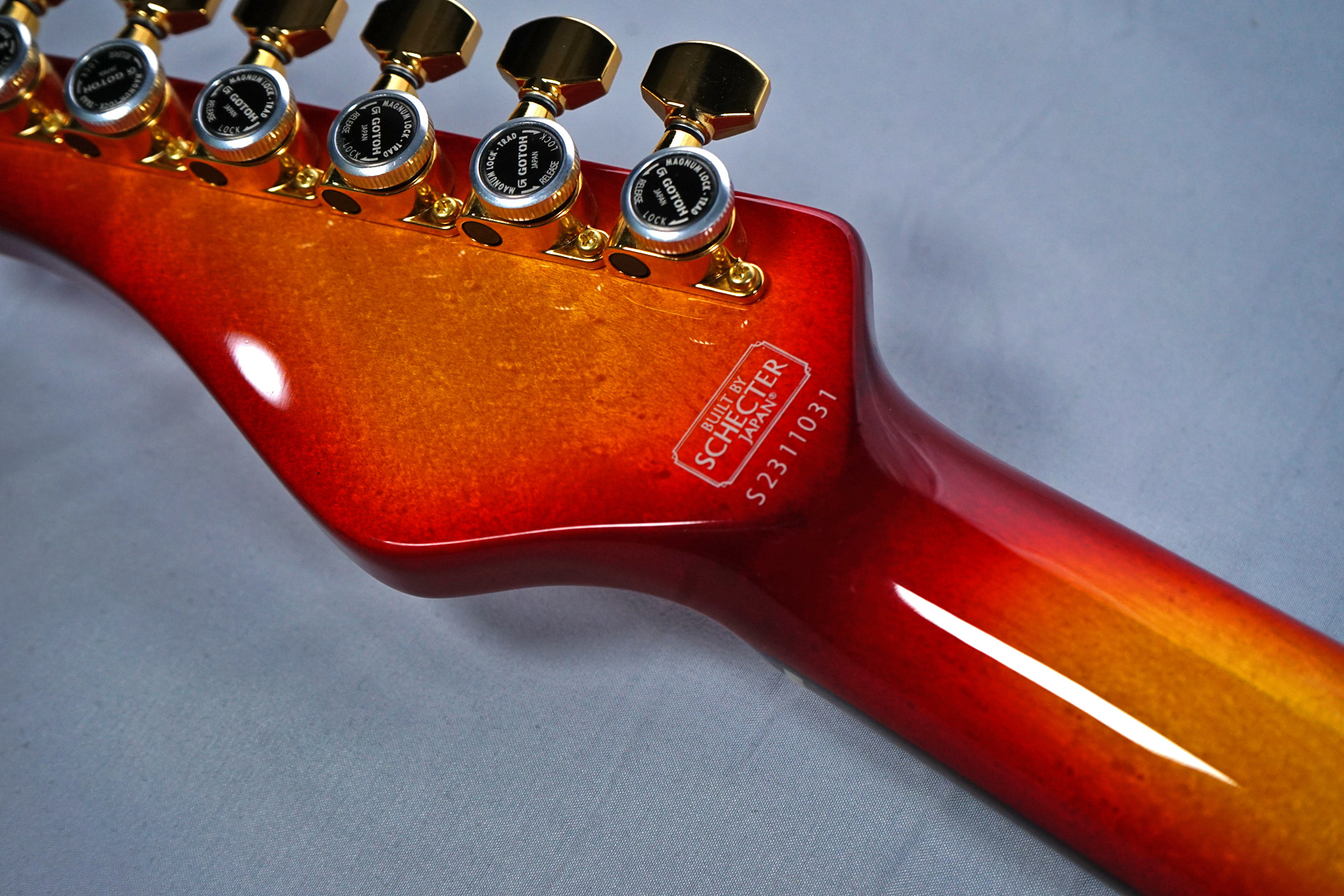 EMG×チェリーサンバーストのストラトタイプといえば？｜ギターマニア