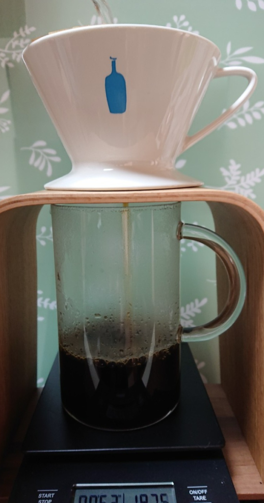 ブルーボトルコーヒーがカリモク家具とコラボ！？ドリッパースタンドと
