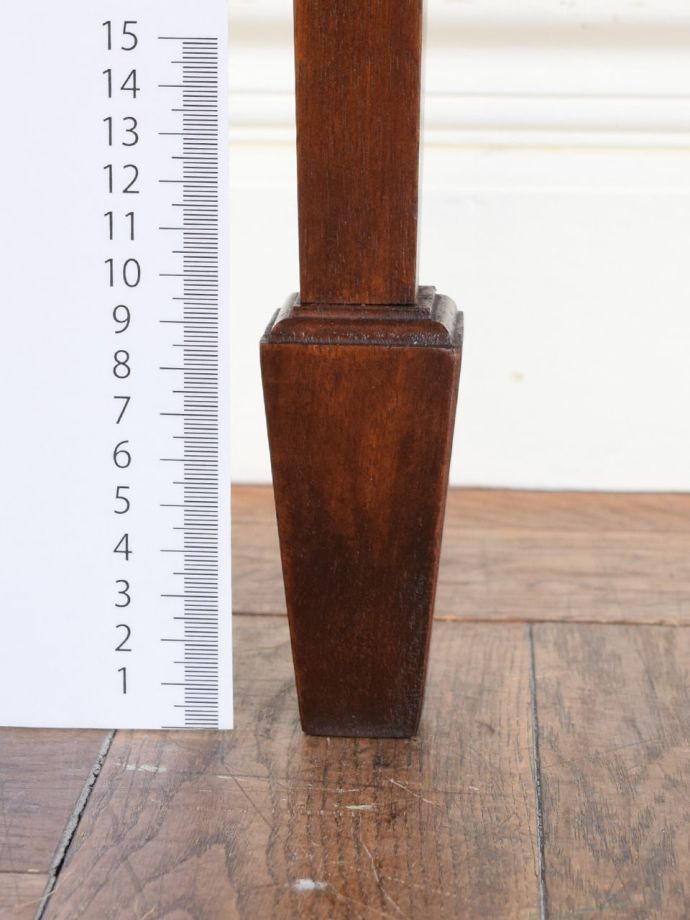 英国アンティークの美しい玄関の花台、天板の象嵌が美しい珠杢の