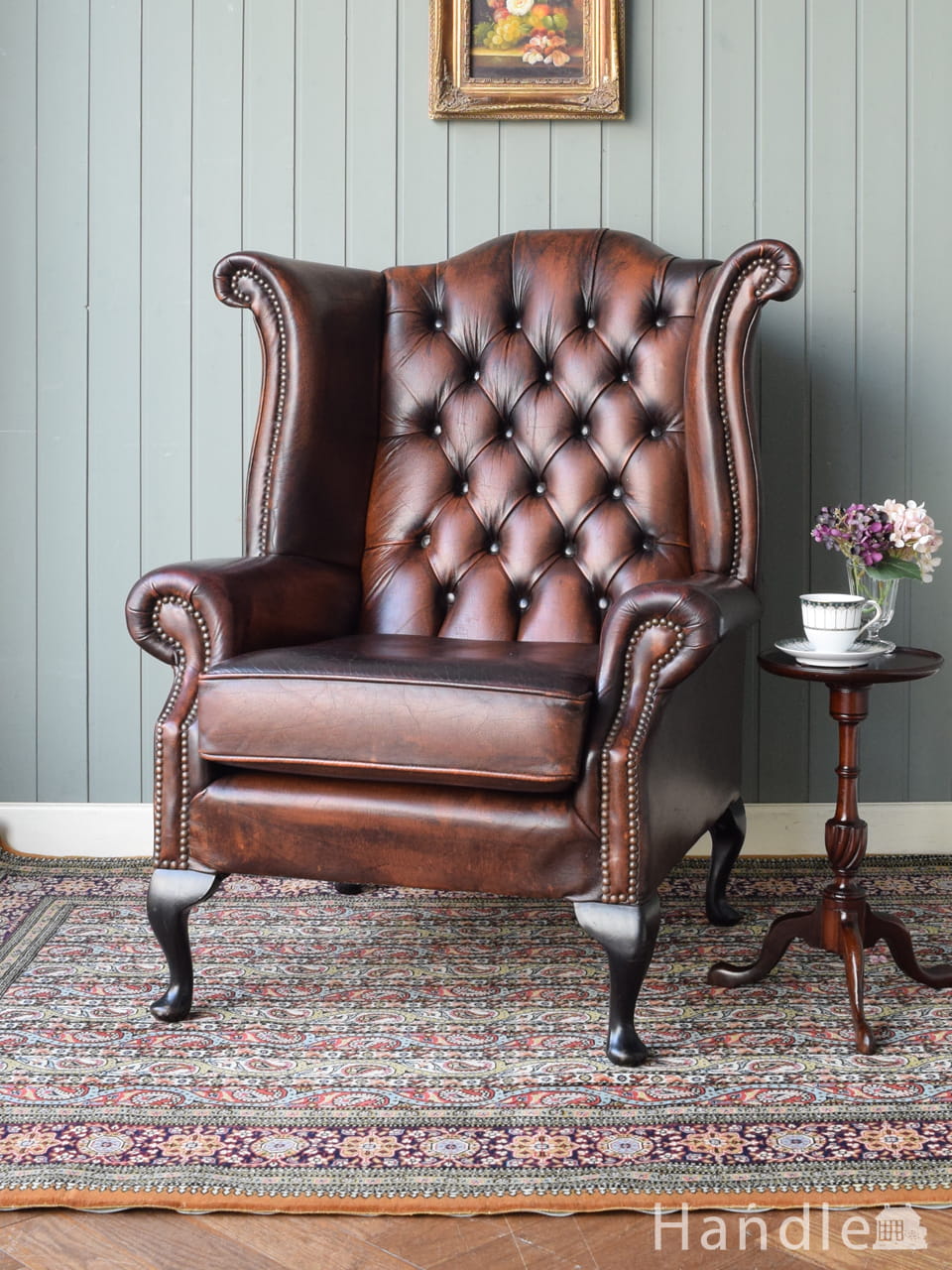 アンティークの贅沢な椅子、猫脚が優雅なアーム付きの一人掛けソファ(q