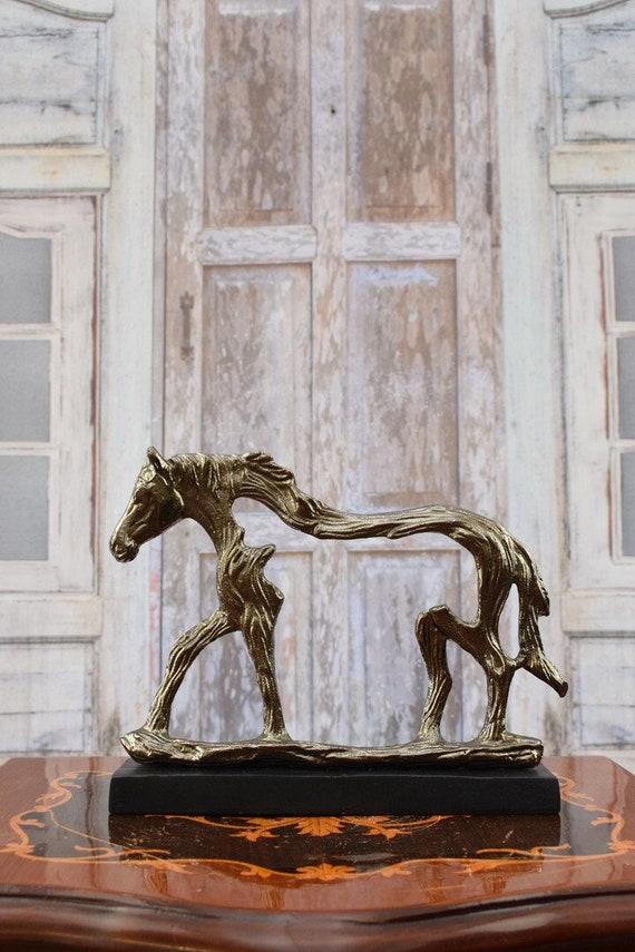 ブロンズ色のアルミニウム製馬の彫刻：抽象的な終末論的芸術 - Etsy 日本