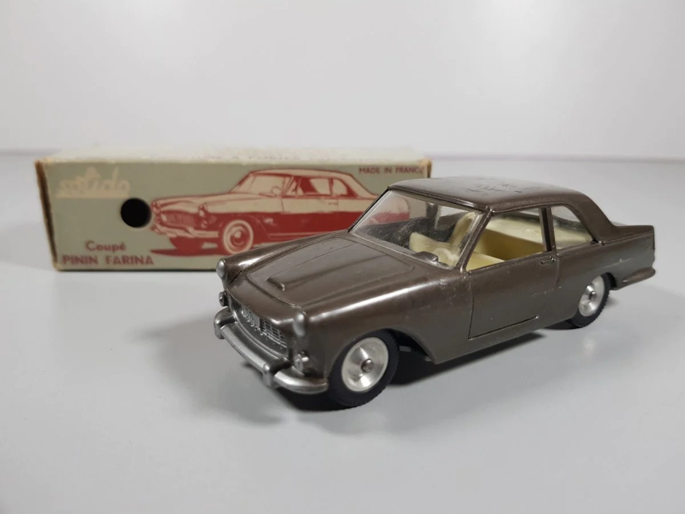 Solido 121, Lancia Flaminia - Free Price Guide & Review