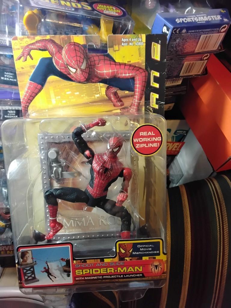 SPIDER-MAN 2 SHOOT AND SLIDE SPIDER-MAN WITH MAGNETIC PROJECTILE
