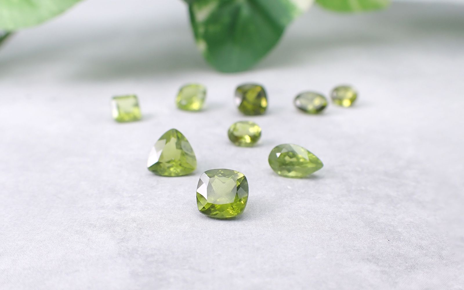 ベスビアナイト（アイドクレース）とは？宝石質が希少な理由と価値・亜