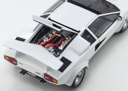 京商 1/18 ランボルギーニ カウンタック LP400S ホワイト