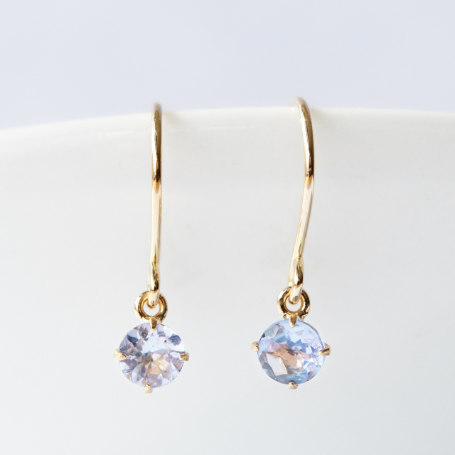 フックピアス K18イエローゴールド タンザナイト アクセサリーPePe