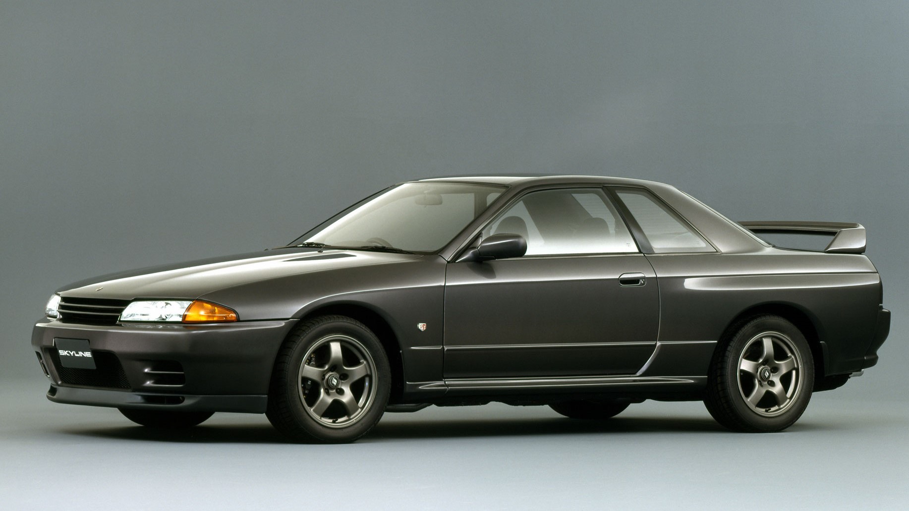 頭文字D』を彩った伝説の名車列伝02 日産 R32型 スカイラインGT-R編