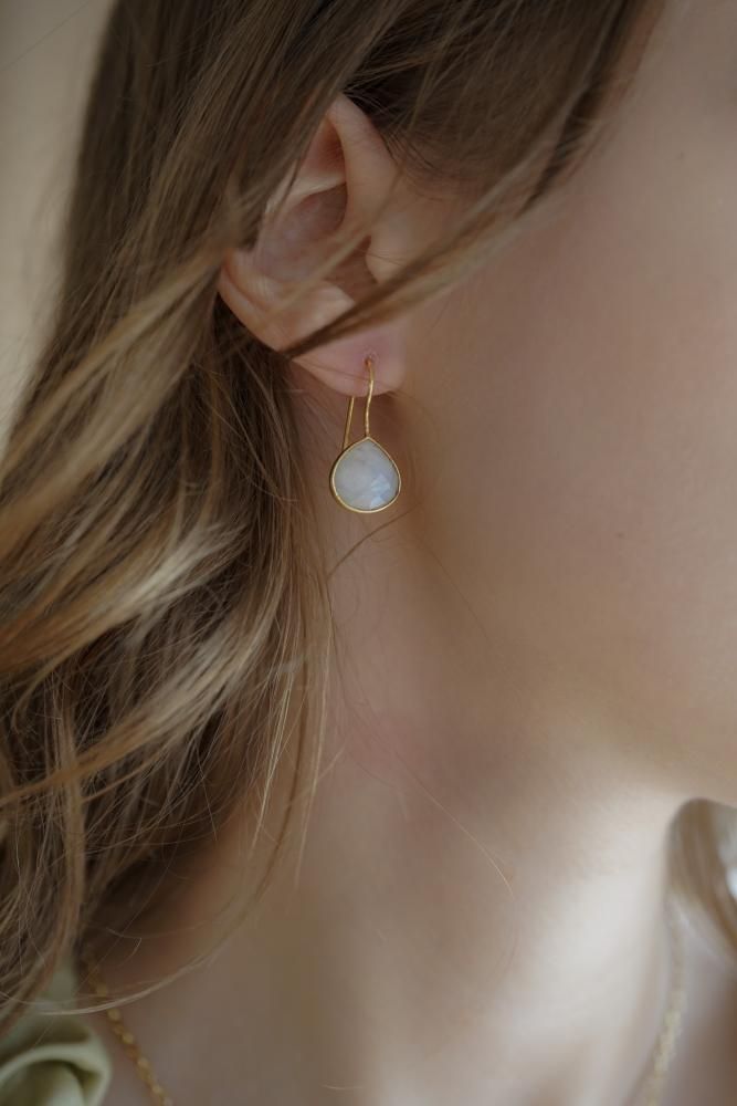 FORTUNA[Silver925]天然石ドロップピアス[ラブラドライト/ルビー