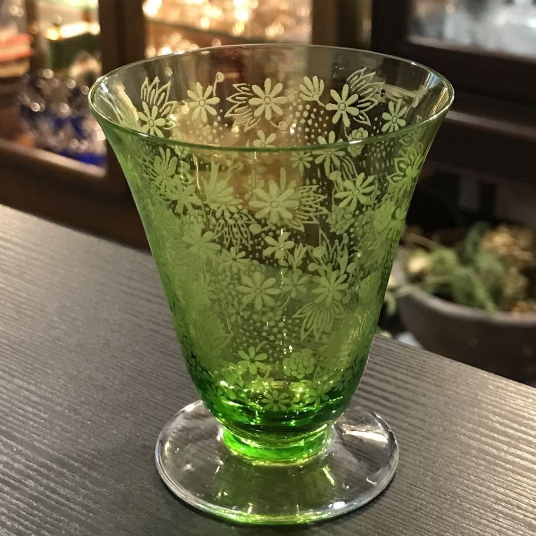 オールド・バカラ 1880年頃美術館級 緑色被せ硝子 特大アシッド