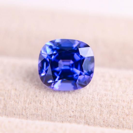 タンザニア産タンザナイト 2.513ct JGGL鑑別付 - IRODORI STONE