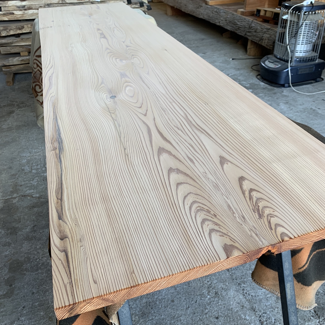 カウンターには薄い、、、杉一枚板 | 一枚板xオイル仕上げの専門店｜木