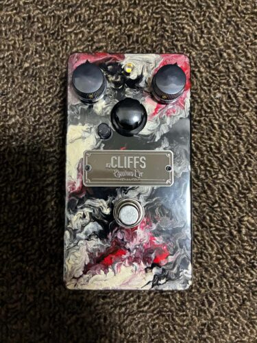 ヘヴィディストーション】KarDiaN titania レビュー│機材沼へラストダイブ