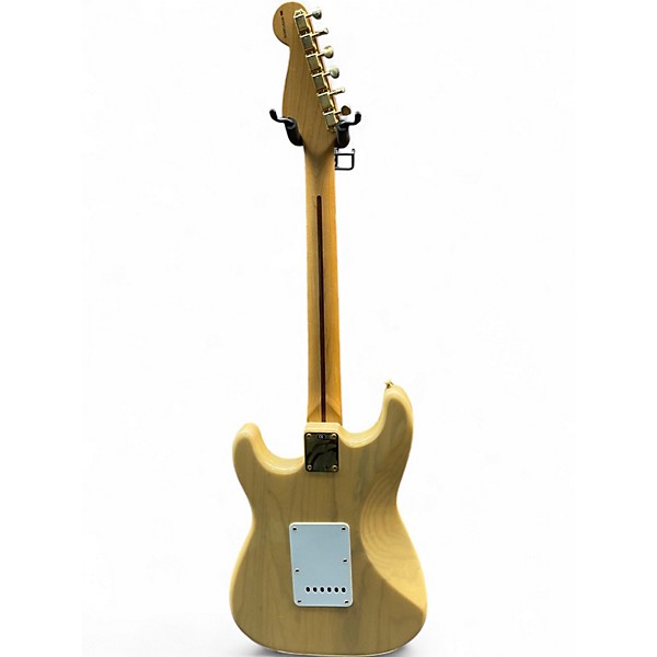 Used 1998 Fender DELUXE SUPER STRAT HONEY BLONDE Solid Body