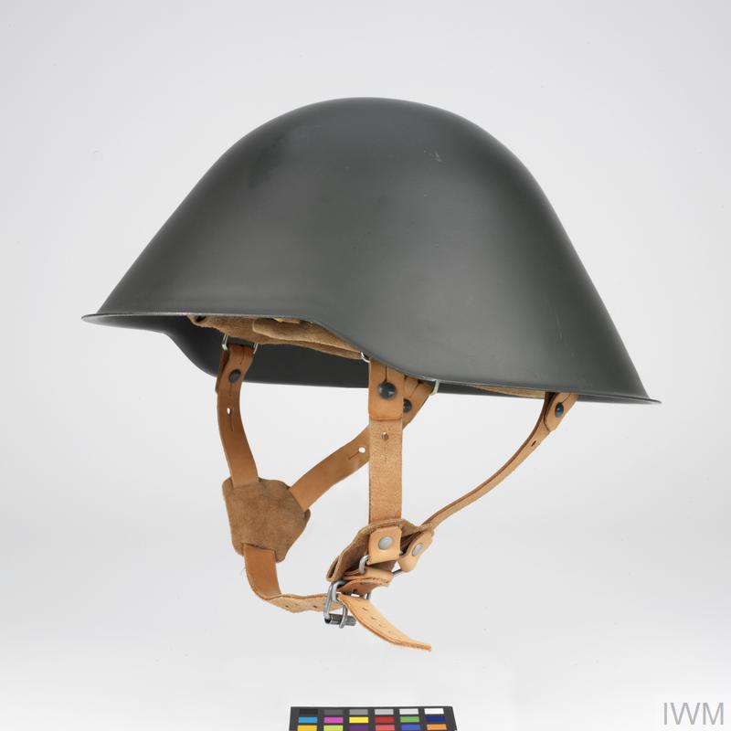 東ドイツ軍 NVA M56/66ヘルメット （ドイツ軍、冷戦 Steel Helmet, M56