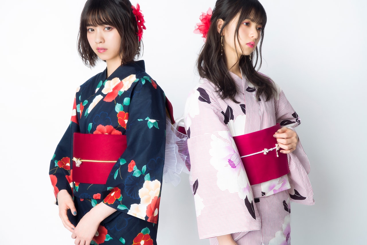乃木坂46西野七瀬＆齋藤飛鳥、椿柄の艶やか浴衣姿を披露 - 音楽ナタリー