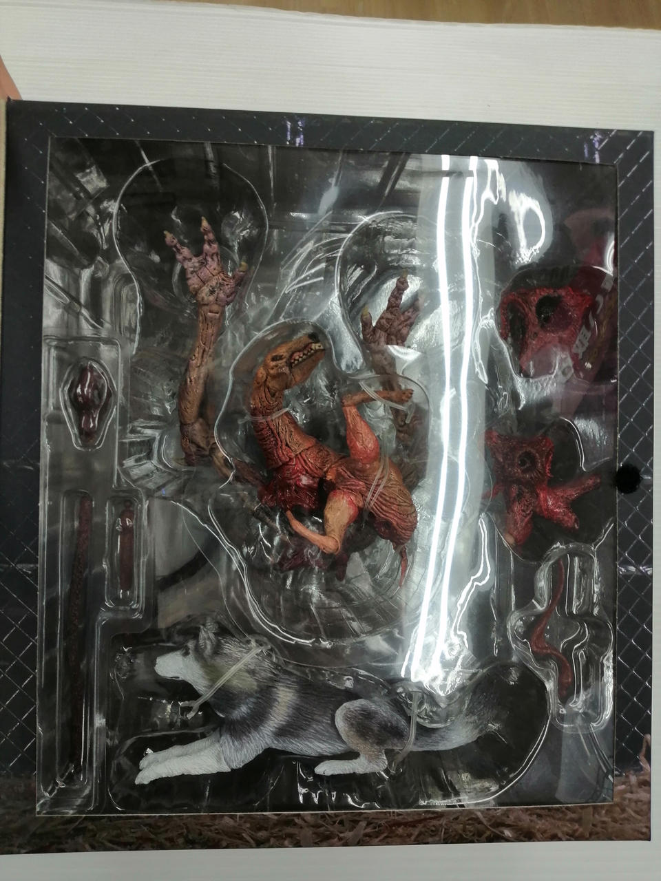 ネカ(NECA)|遊星からの物体X|【ハードオフ公式通販】オフモール