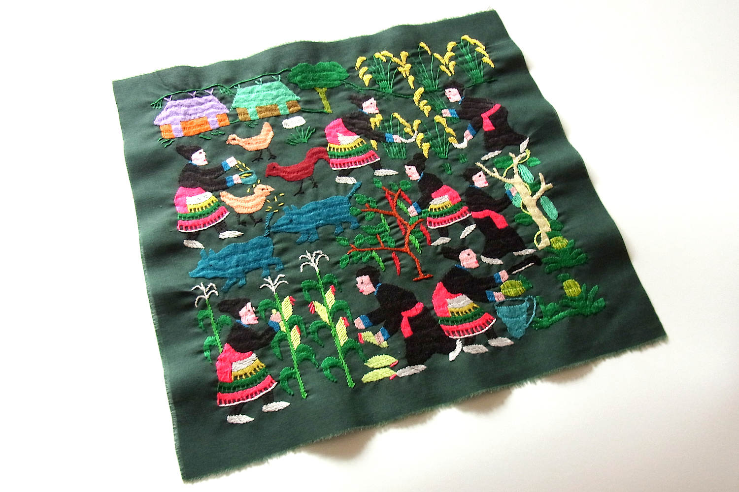 モン族ストーリークロスNo.T-HM-249|ラオスに暮らすモン族による刺繍布