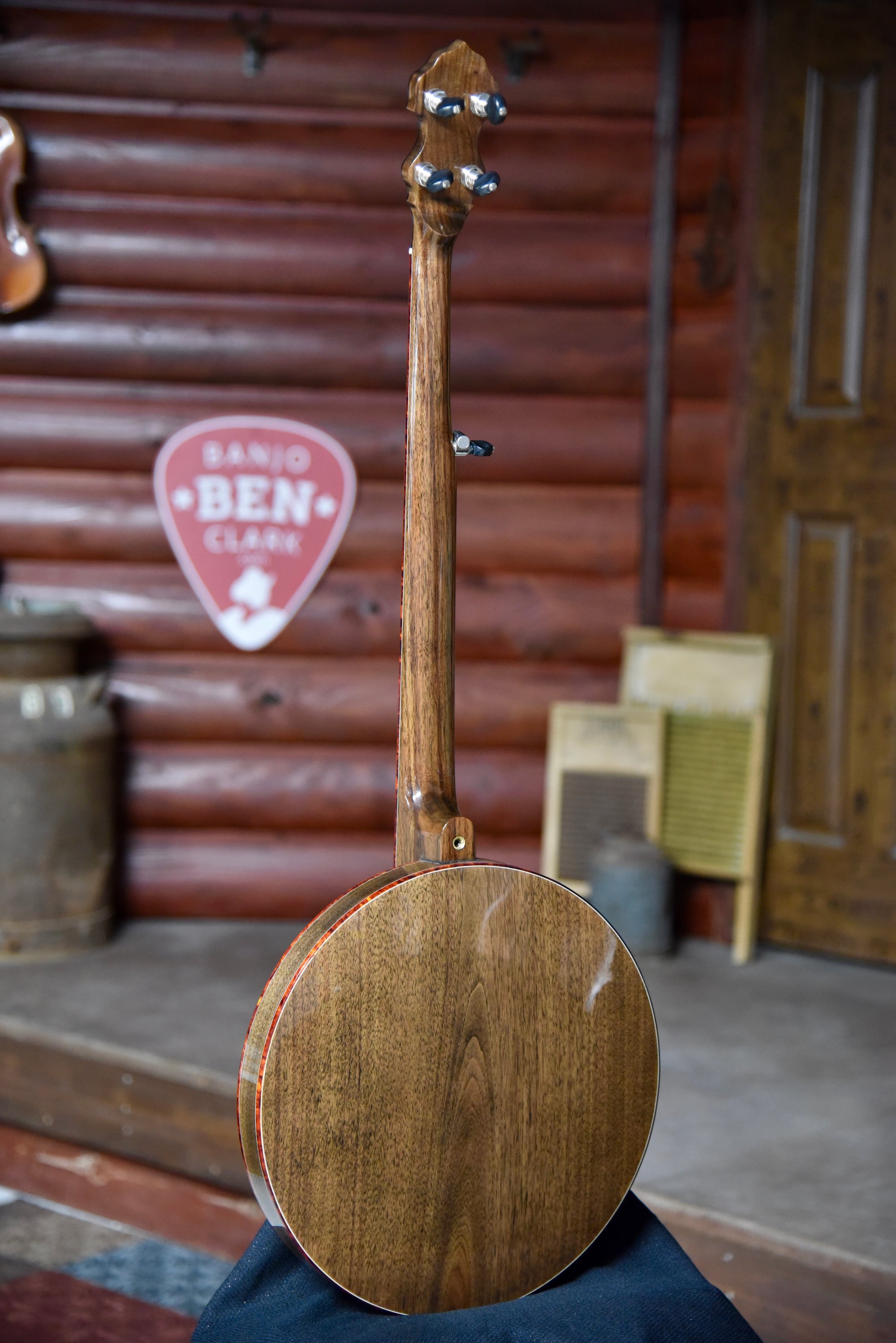 Nechville Walnut Aries 5 String Banjo With Case - Banjo Ben's