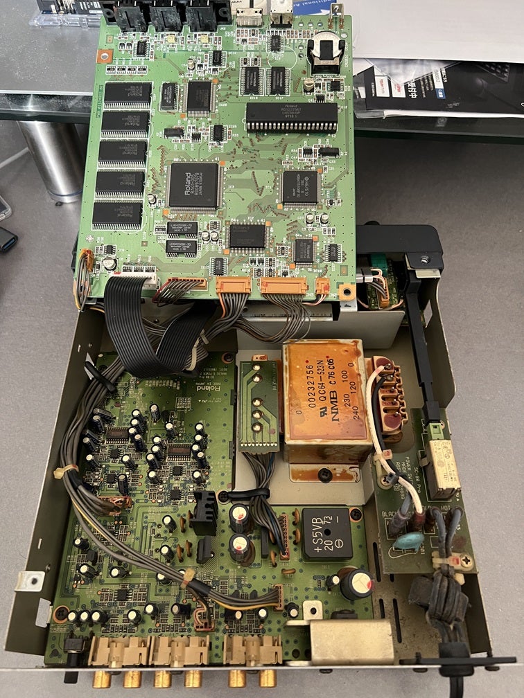SC-88 Pro コンデンサ交換 | X68000 ACE & XVI