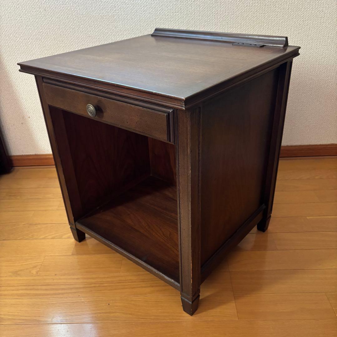 ダークブラウン引き出し付きサイドテーブル アンティーク家具 a68c0be9973c8ea65aa2a689e65310