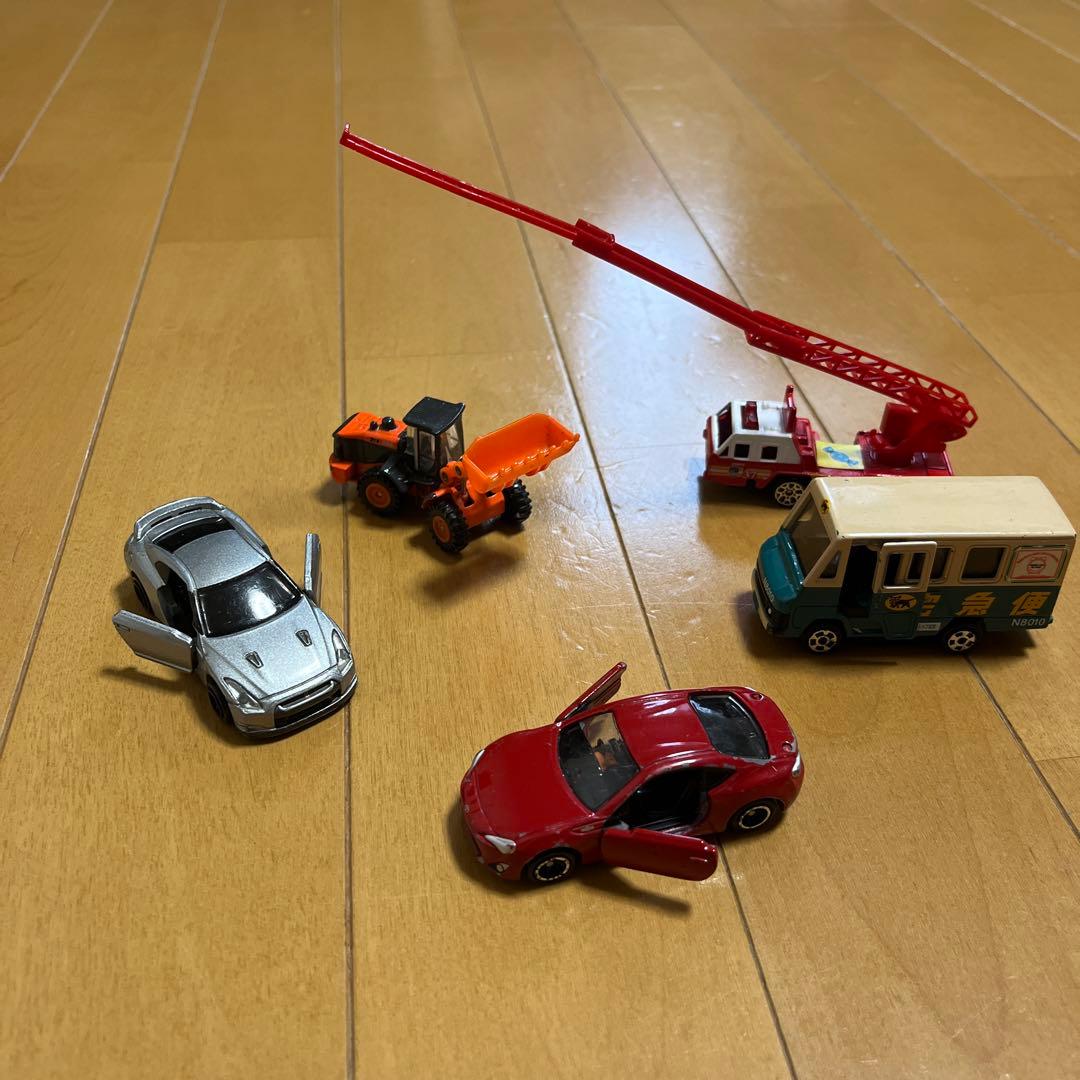 トミカ カーズ たくさんのせよう大きなマック おまけ ミニカー13台など