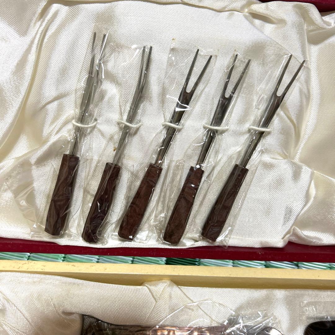 銅工芸 小皿5点セットとフォーク 未使用美品 ケース付き - メルカリ