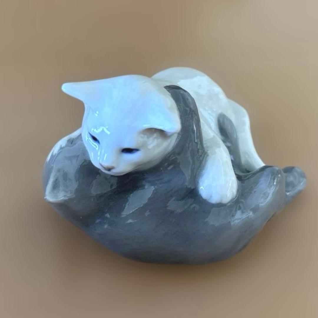 ロイヤルコペンハーゲン 猫の置物 2匹寄り添い - メルカリ