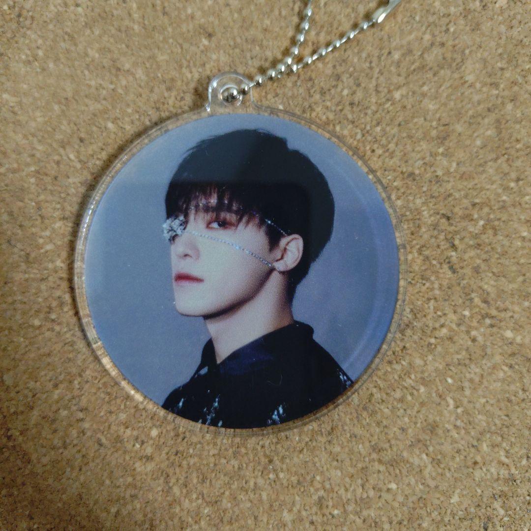 SEVENTEEN ディノ 缶バッジ＆アクリルキーリング - メルカリ