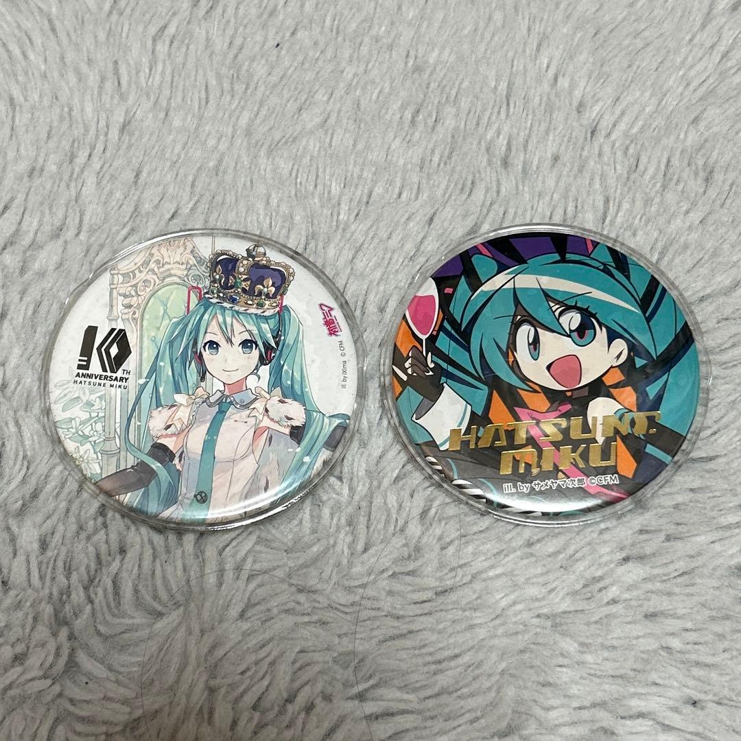【初音ミク】10thAnniversary & サメヤマ次郎 缶バッチ 初音ミクシリーズ 缶バッジ サメヤマ次郎 ハロウィン ミク: キャラ