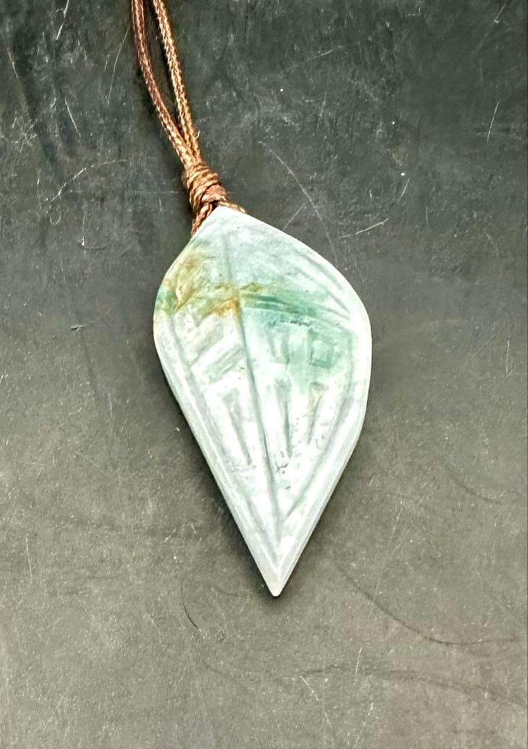 2025.10.12福寿翡翠葉　糸魚川上質翡翠 最高品質糸魚川翡翠(Itoigawa Jade) 新潟県糸魚川市産 ｜石の販売専門