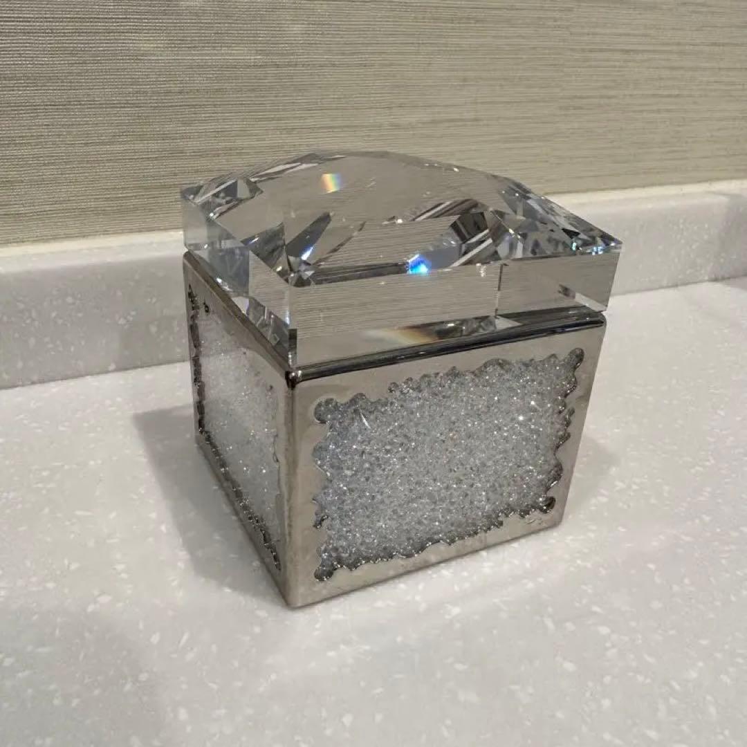 スワロフスキー　小物入れ　ぶどう　オブジェ　置物　ガラス SWAROVSKI（スワロフスキー） クリスタル ガラス鐘 ディスプレイ S