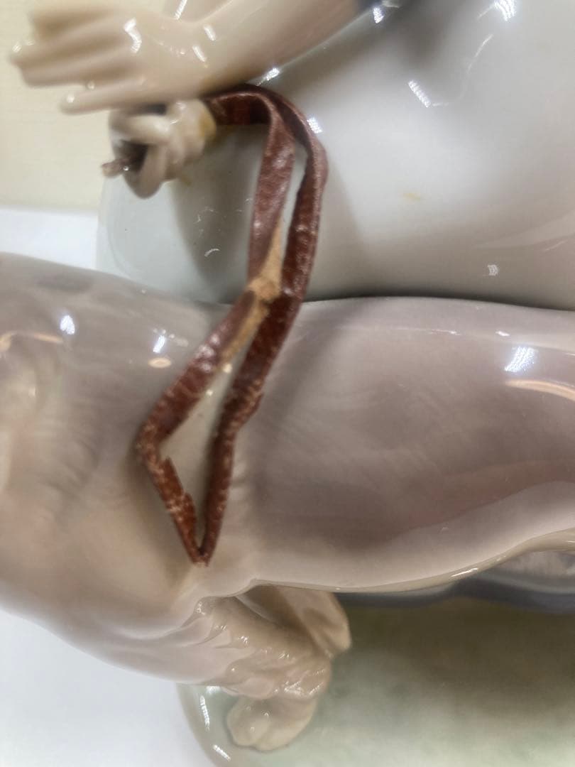 リヤドロ Not So Fast フィギュリン 少女と犬 - メルカリ