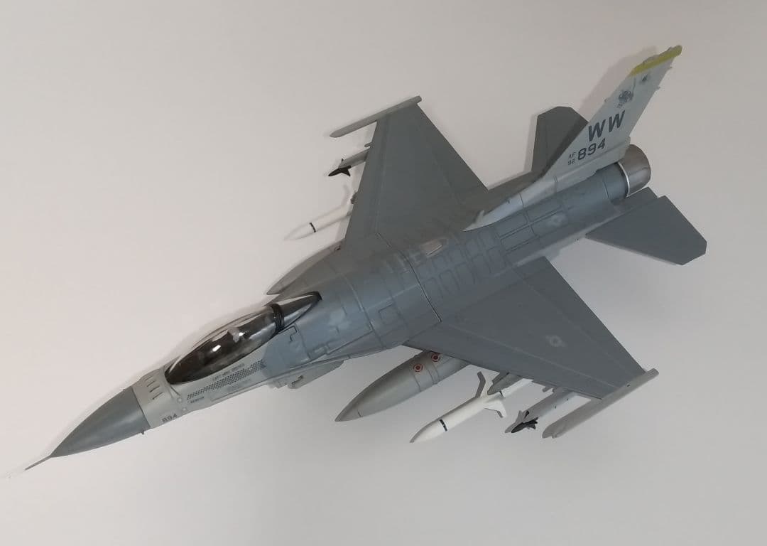 80年終戦記念】F-16 CM Fighting Falcon ホビーマスター