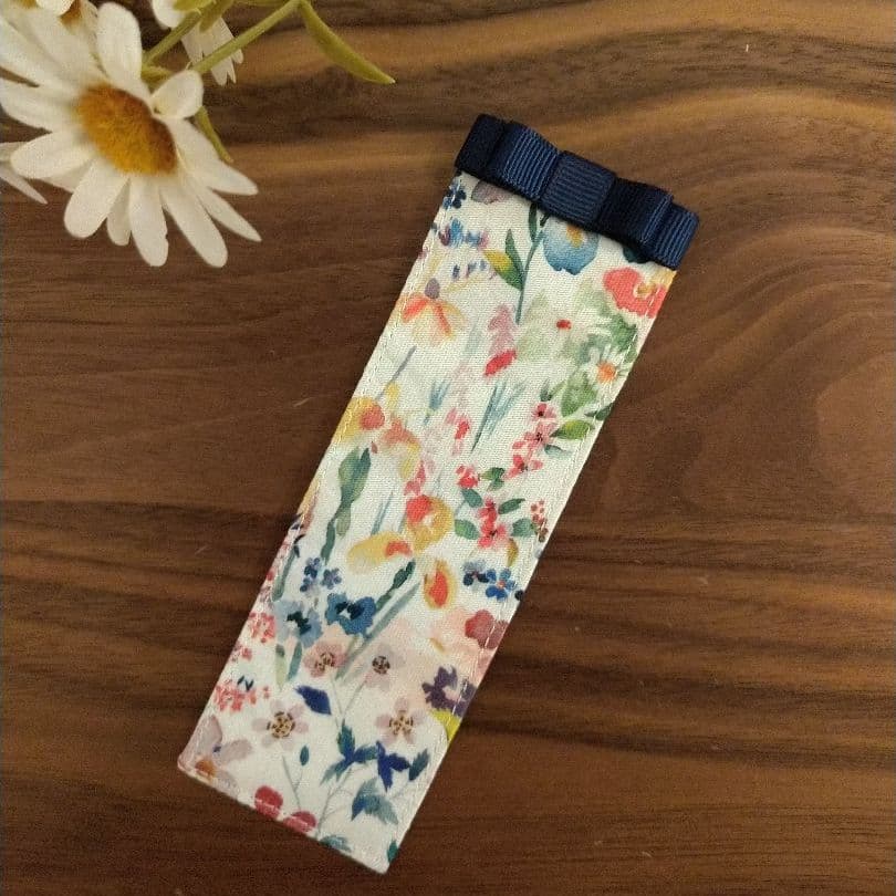 しおり　ブックマーカー❁フェルダ　リバティプリント使用　ハンドメイド CATEGORY リバティプリント | BIBLIOPHILIC