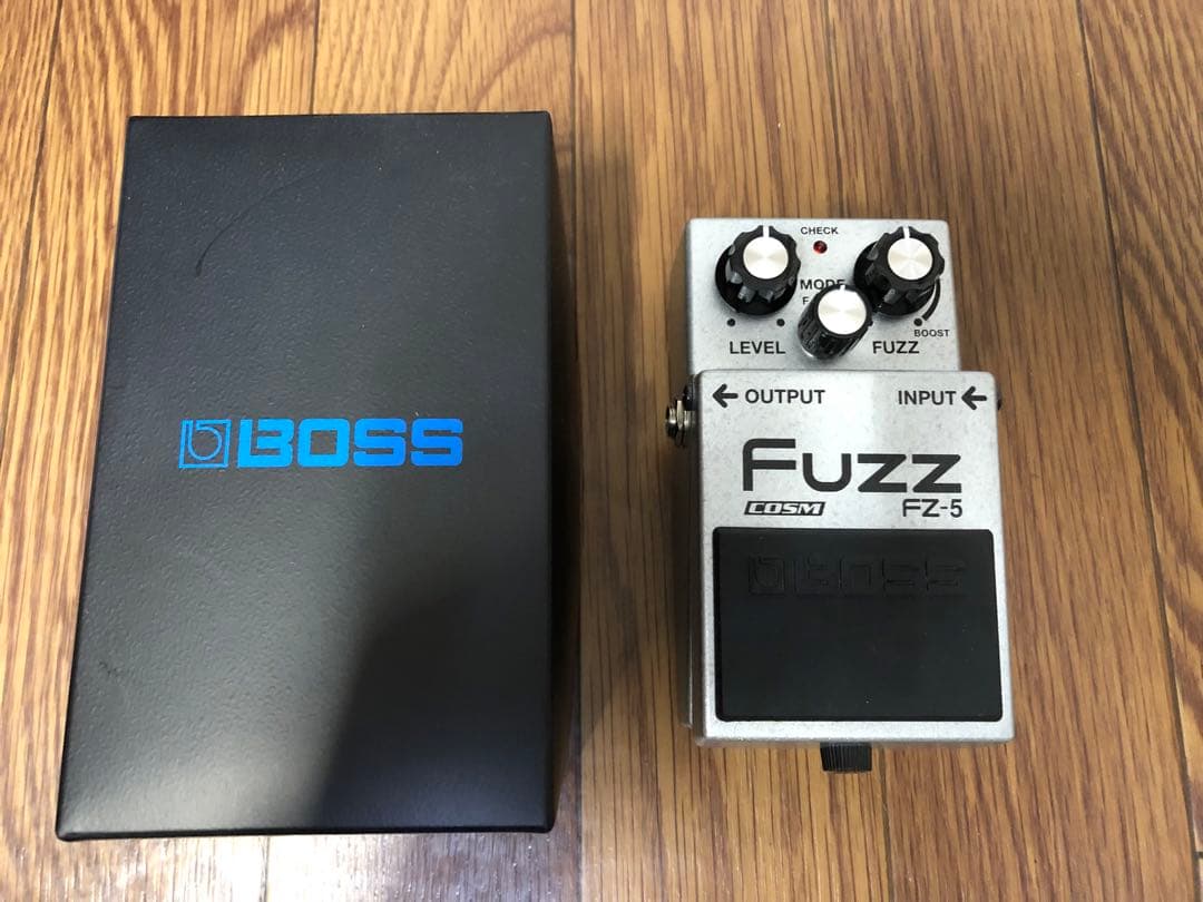 美品　BOSS FZ-5 ファズペダル Amazon.com: BOSS FZ-5 Fuzz Guitar Pedal (FZ-5), Silver, meduim