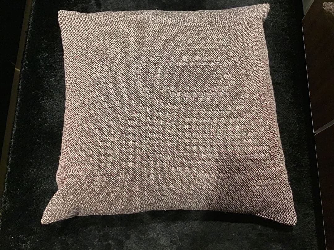 極美品KVADRAT/RAF SIMONS クヴァドラ/ラフシモンズ　クッション 楽天市場】Kvadrat/Raf Simons（クヴァドラ/ラフ・シモンズ