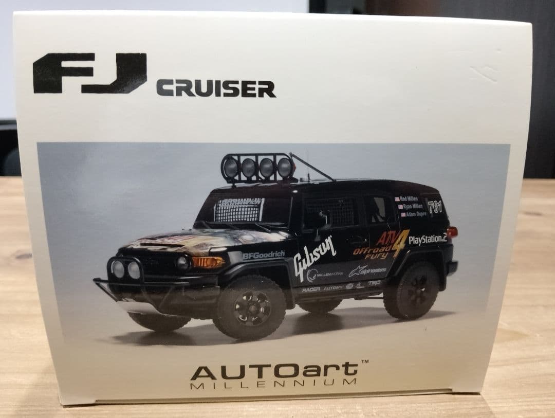 1/18 オートアートトヨタFJクルーザーミニカーブラックPSソニー