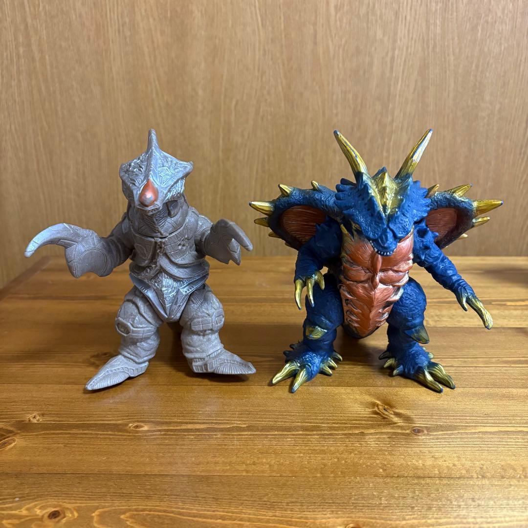 バンダイ ウルトラ怪獣シリーズ ソフビ 10体セットまとめ売り - メルカリ