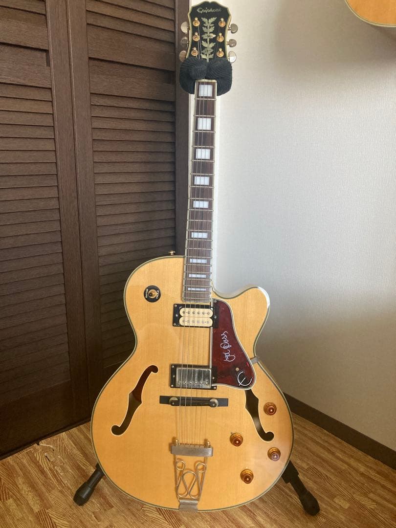 Epiphone エレキギター ナチュラル Epiphone Korina Explorer Aged Natural エレキギター エピフォン