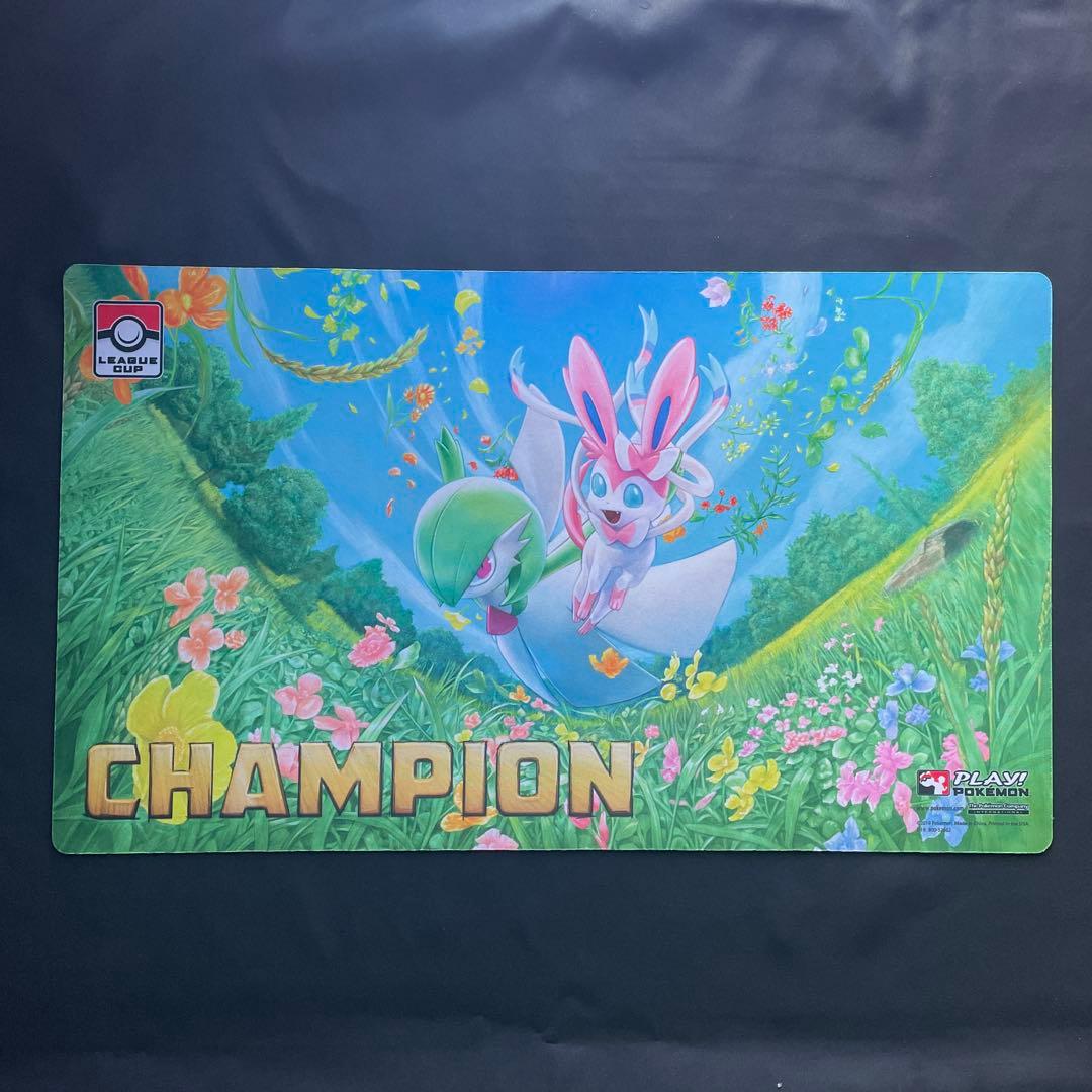サーナイト&ニンフィア　CHAMPION 海外プレイマット プレイマット『海外/サーナイト＆ニンフィア(CHAMPION)※』【サプライ】{-}